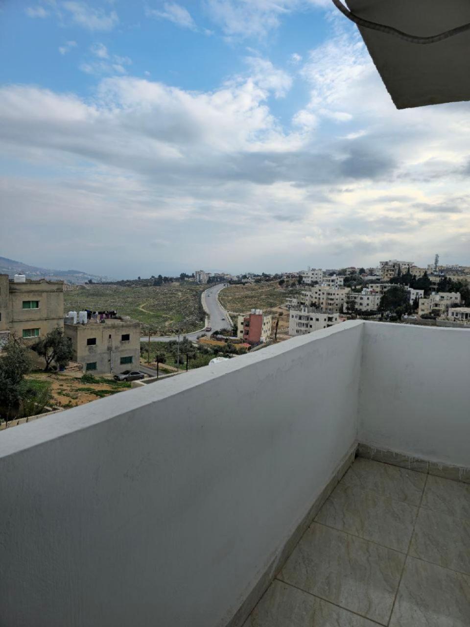 Furnished Apartment For Rent In Jarash شقة مفروشة للإيجار في جرش Eksteriør billede